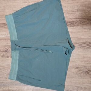 Lululemon License to Train High-Rise Short 4" *Medium Forest Size 14